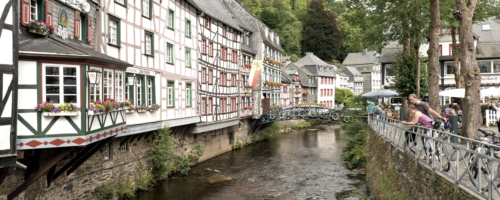 RurUfer-Radweg: Altstadt Monschau, © vennbahn.eu RurUfer-Radweg: Altstadt Monschau, © vennbahn.eu