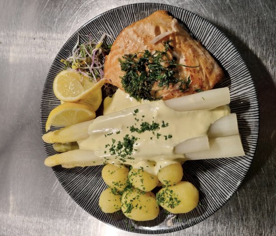 Spargelzeit, © Restaurant Zur Buche im Nassenhof Spargelzeit, © Restaurant Zur Buche im Nassenhof