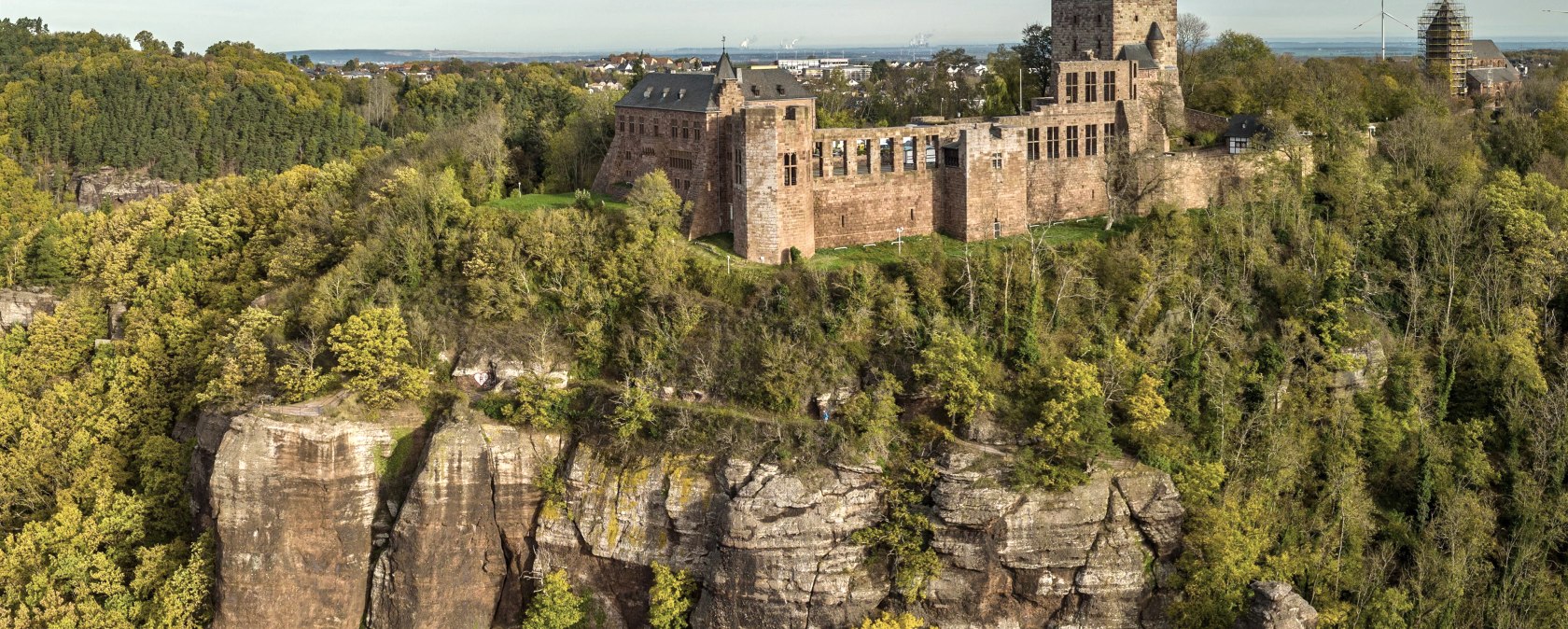 Blick auf Burg Nideggen, © Eifel Tourismus GmbH, Dominik Ketz Blick auf Burg Nideggen, © Eifel Tourismus GmbH, Dominik Ketz