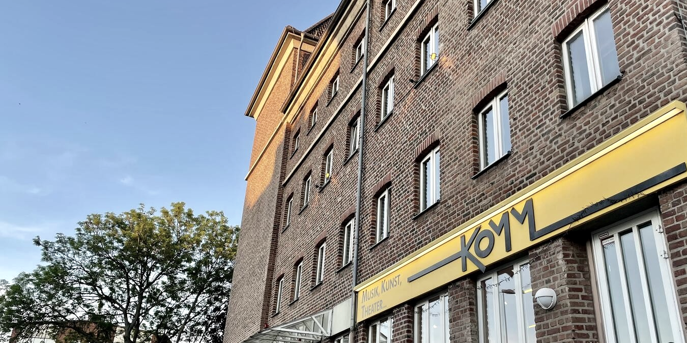 Komm_Außenansicht Komm_Außenansicht