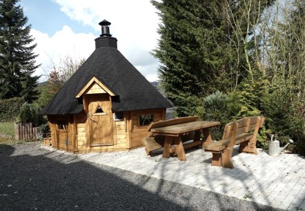 Finnische Grillhütte mit Rentierfellen zu mieten, © Ewert Finnische Grillhütte mit Rentierfellen zu mieten, © Ewert