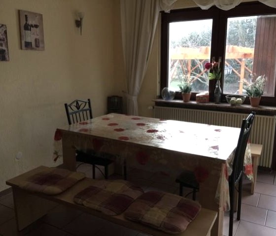 Esszimmer mit Blick in den Garten Esszimmer mit Blick in den Garten