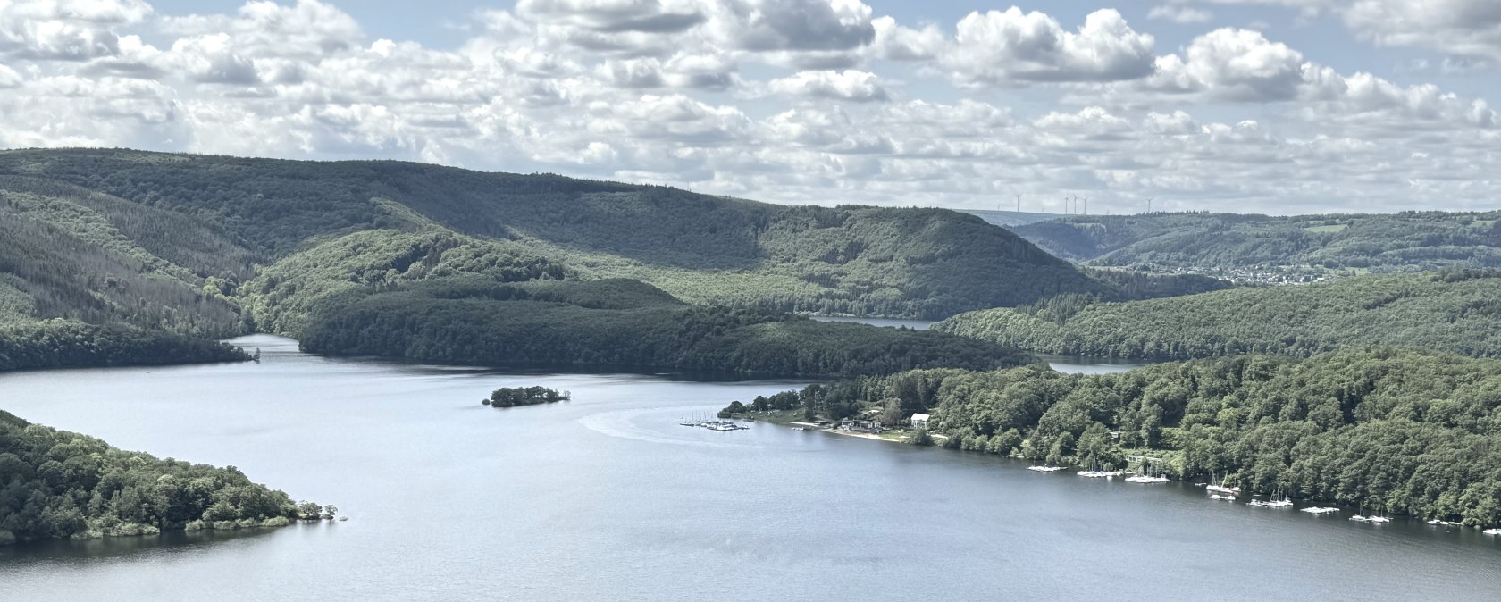 Die schöne Aussicht auf den Rursee, © Rureifel-Tourismus e.V., Dennis Winands Die schöne Aussicht auf den Rursee, © Rureifel-Tourismus e.V., Dennis Winands