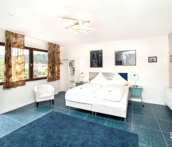 großes Familienzimmer, © Katryn Kaufmann - Hinter den Spiegeln großes Familienzimmer, © Katryn Kaufmann - Hinter den Spiegeln