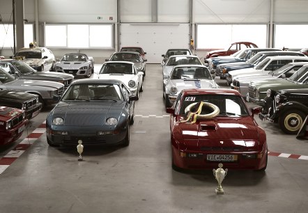 Fahrzeug Halle mit Ausstellung, © Jaeger & Dörr GbR Fahrzeug Halle mit Ausstellung, © Jaeger & Dörr GbR