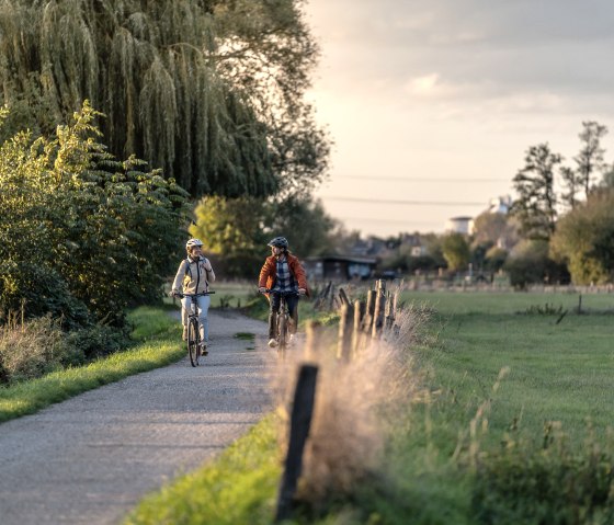 RurUfer-Radweg, © Dennis Stratmann | Grünmetropole e.V. RurUfer-Radweg, © Dennis Stratmann | Grünmetropole e.V.
