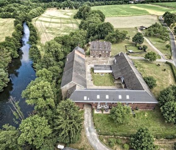 Idyllisch gelegen direkt an der Rur Idyllisch gelegen direkt an der Rur