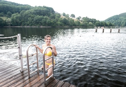 Abkühlung im Naturerlebnisbad Einruhr, © Eifel Tourismus GmbH, D. Ketz Abkühlung im Naturerlebnisbad Einruhr, © Eifel Tourismus GmbH, D. Ketz