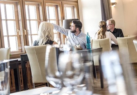 gemütliche Essensatmosphäre, © Restaurant Kaiserblick gemütliche Essensatmosphäre, © Restaurant Kaiserblick