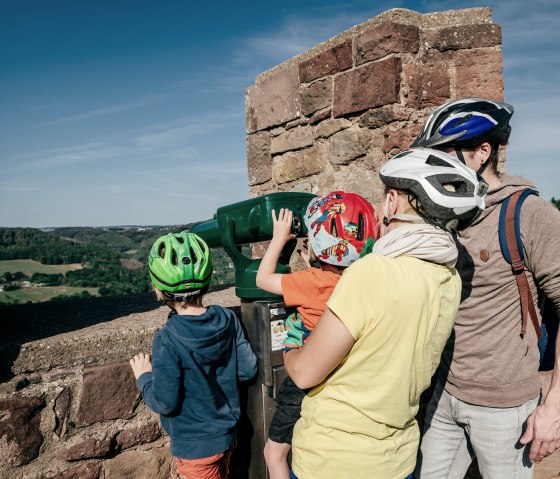 Eifel-Blick Burg Nideggen, © Paul Meixner | www.die-wasserburgen-route.de Eifel-Blick Burg Nideggen, © Paul Meixner | www.die-wasserburgen-route.de