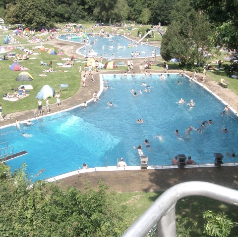 buitenzwembad 1, © Freibad Heimbach buitenzwembad 1, © Freibad Heimbach