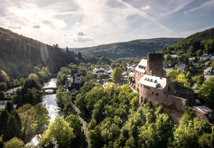 Heimbach mit Burg Hengebach, © Dennis Stratmann | Grünmetropole e.V. Heimbach mit Burg Hengebach, © Dennis Stratmann | Grünmetropole e.V.