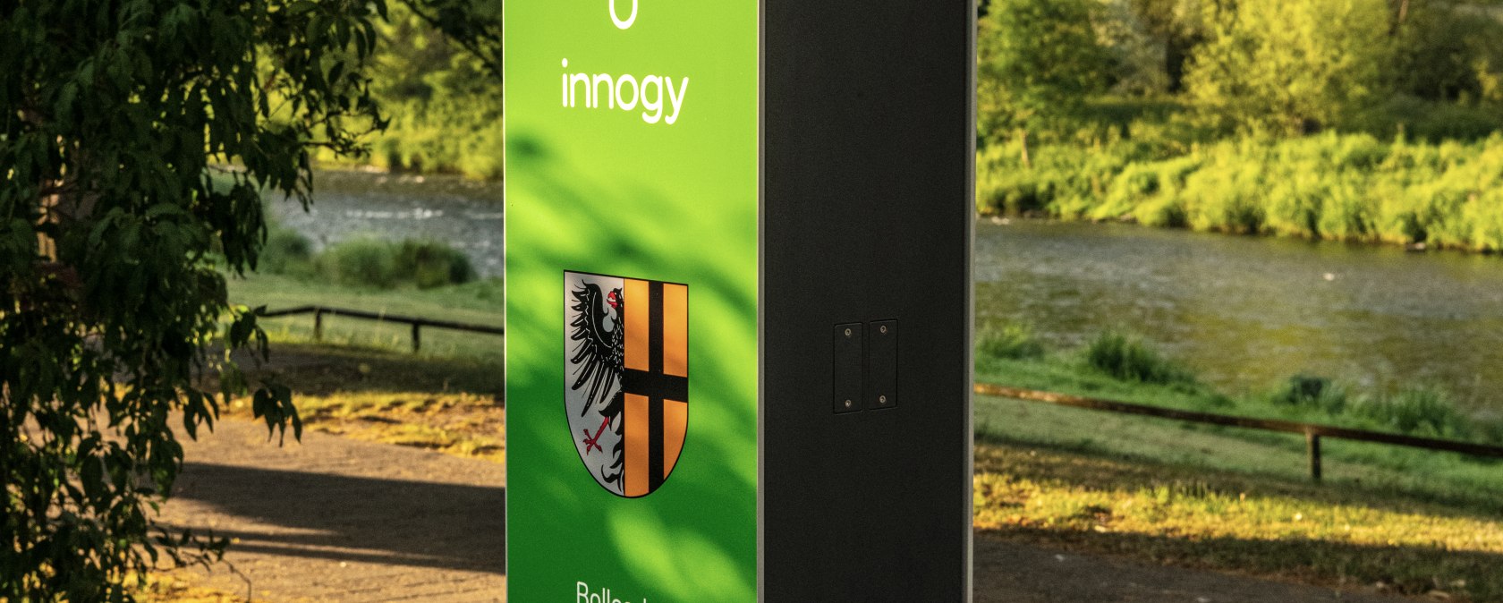 Ladesäule für E-Autos in Bollendorf an der Sauer, © Eifel Tourismus (ET) GmbH, Dominik Ketz Ladesäule für E-Autos in Bollendorf an der Sauer, © Eifel Tourismus (ET) GmbH, Dominik Ketz