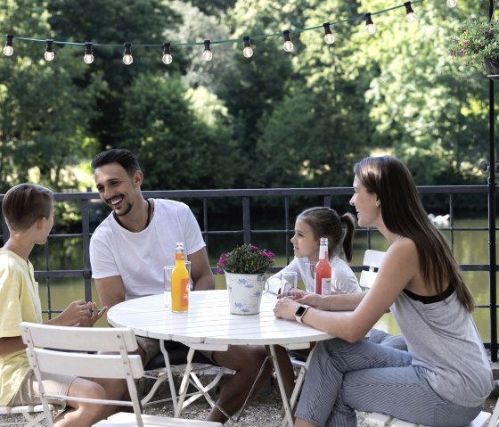 01Düren_Schloss Burgau_© Eifel Tourismus GmbH_Tobias Vollmer_1030, © Eifel Tourismus GmbH, Tobias Vollmer-gefördert durch REACT-EU 01Düren_Schloss Burgau_© Eifel Tourismus GmbH_Tobias Vollmer_1030, © Eifel Tourismus GmbH, Tobias Vollmer-gefördert durch REACT-EU