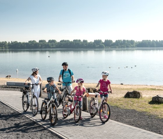Familie am Blaustein-See, © StädteRegion Aachen Familie am Blaustein-See, © StädteRegion Aachen