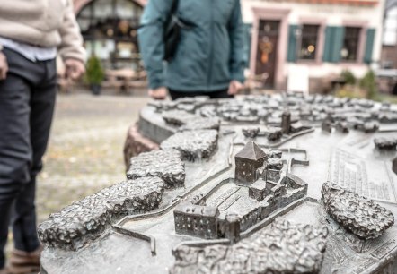 Tastmodell in der historischen Altstadt Nideggen, © Dennis Stratmann | Kreis Düren Tastmodell in der historischen Altstadt Nideggen, © Dennis Stratmann | Kreis Düren