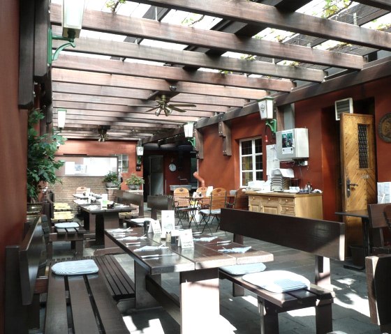 Terrasse des Eifeler Hofs, © Restaurant Eifeler Hof Terrasse des Eifeler Hofs, © Restaurant Eifeler Hof