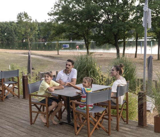 Dürener Seenrunde, Entspannte am Badesee Gürzenich, © Eifel Tourismus GmbH, Tobias Vollmer Dürener Seenrunde, Entspannte am Badesee Gürzenich, © Eifel Tourismus GmbH, Tobias Vollmer