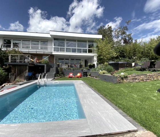 6DDEFB28-3B56-4F86-BF2E-87FDEF68BF85_1_105_c 6DDEFB28-3B56-4F86-BF2E-87FDEF68BF85_1_105_c