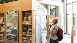 Holen Sie sich Informationen zur Region, © Eifel Tourismus GmbH, AR, Shapefruit AG Holen Sie sich Informationen zur Region, © Eifel Tourismus GmbH, AR, Shapefruit AG