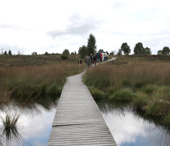 Steg mit Menschen, © Monschau Touristik GmbH - Heike Becker Steg mit Menschen, © Monschau Touristik GmbH - Heike Becker