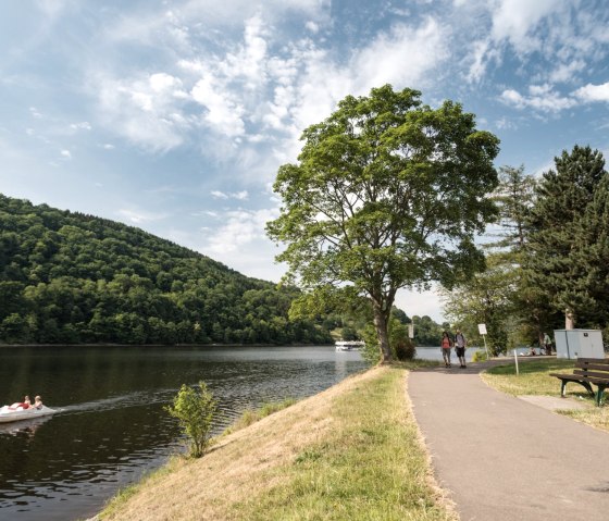 Am Ufer von Einruhr am RurUfer-Radweg, © Eifel Tourismus GmbH/D. Ketz Am Ufer von Einruhr am RurUfer-Radweg, © Eifel Tourismus GmbH/D. Ketz