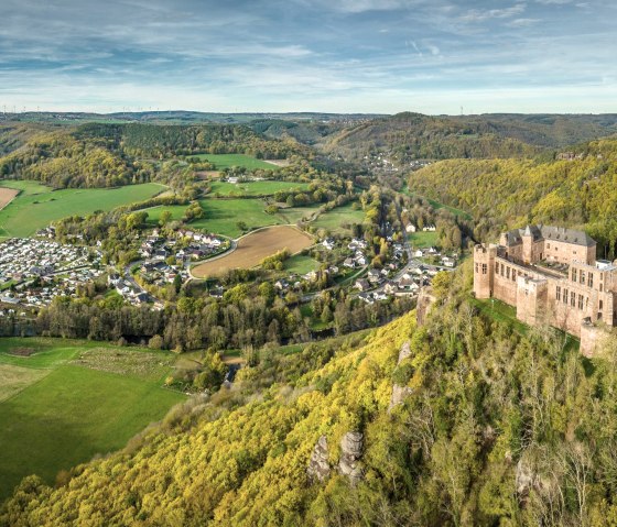 Blick auf Nideggen mit Burg, © Eifel Tourismus GmbH, Dominik Ketz Blick auf Nideggen mit Burg, © Eifel Tourismus GmbH, Dominik Ketz