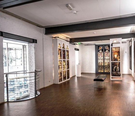 Dauerausstellung im Deutschen Glasmalerei-Museum Dauerausstellung im Deutschen Glasmalerei-Museum