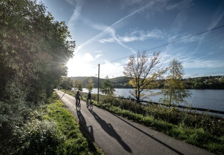 Entlang des Rurufers nach Obermaubach, © Dennis Stratmann - gruenmetropole.eu Entlang des Rurufers nach Obermaubach, © Dennis Stratmann - gruenmetropole.eu