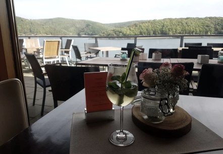 Cocktail auf der Außenterrasse, © Beach Club Eifel Cocktail auf der Außenterrasse, © Beach Club Eifel
