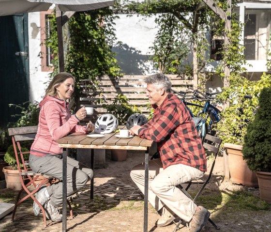 Stop off at the RurUfer cycle path in Hausen, &copy; Dennis Stratmann | Gr&uuml;nmetropole e.V.