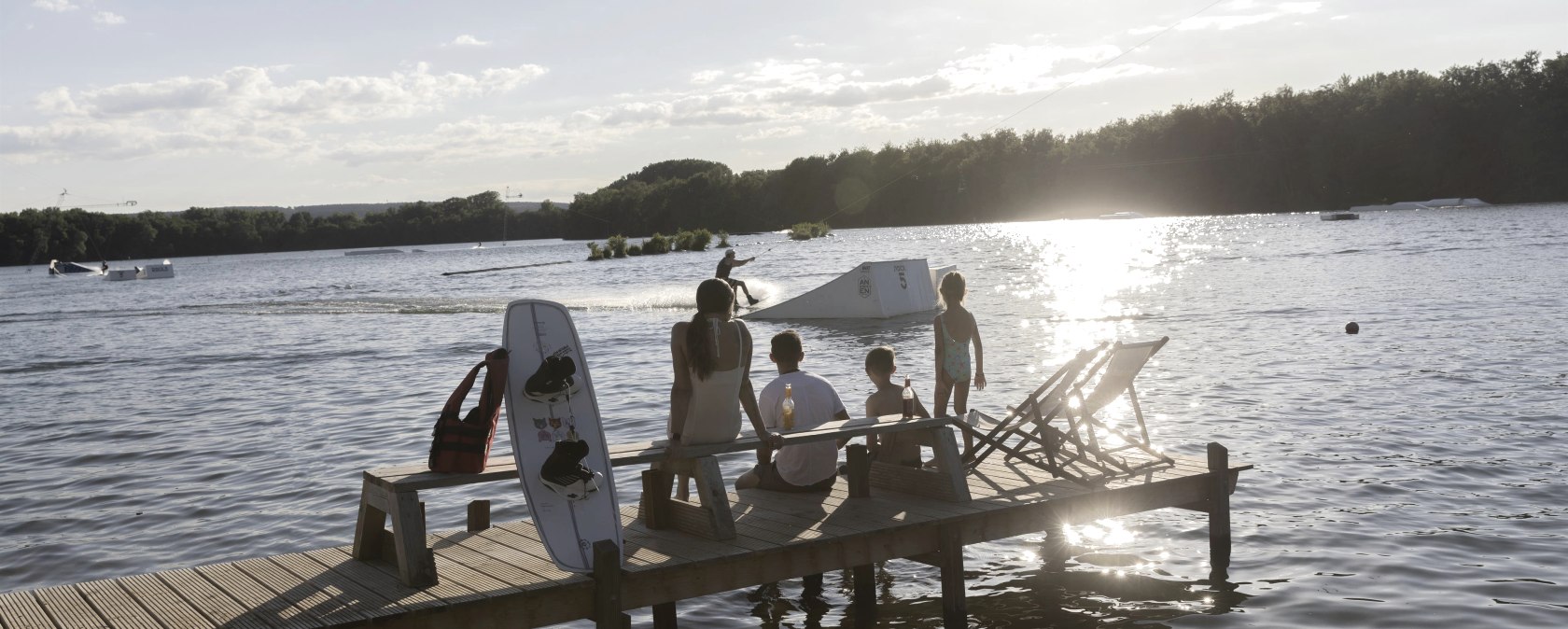 Sports nautiques au lac de baignade Gürzenich, Düren, © Eifel Tourismus GmbH, Tobias Vollmer-gefördert durch REACT-EU