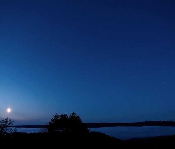 Mond und Sterne, &copy; A. Baumbach
