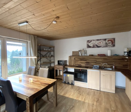 K&uuml;che mit Esstisch, &copy; Ferienwohnung Buchenzauber