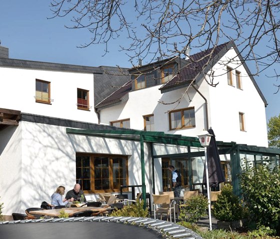 Der Au&szlig;enbereich 2, &copy; Rotes Einhorn