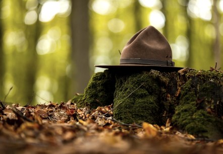 Rangerhut, typisch f&uuml;r Nationalpark Eifel Ranger, &copy; Tourismus NRW e.V.