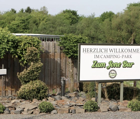 Campingplatz-Einfahrt, &copy; Campingplatz "Zum Jone Bur"