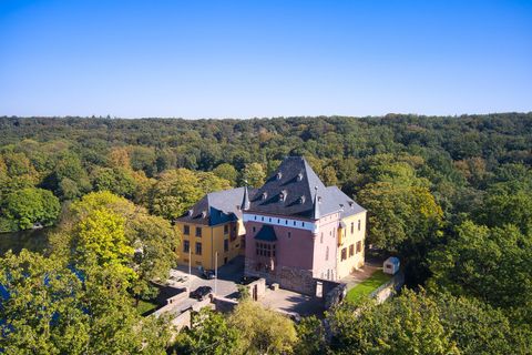Schloss Burgau in der Papierstadt Düren