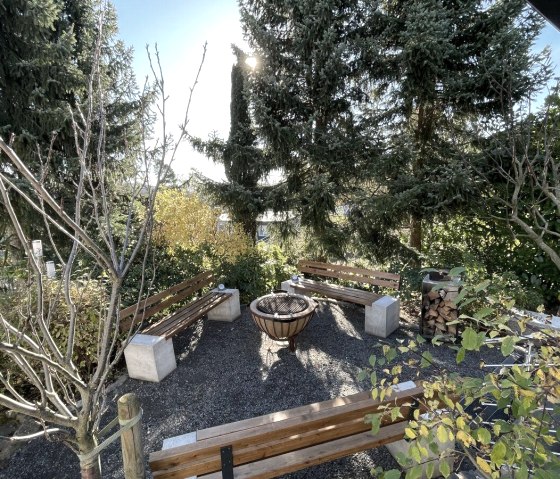 Feuerplatz im Garten, &copy; Kathrin van Gumpel