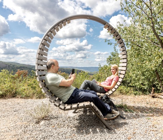 Prends place dans la boucle de l'Eifel sur le Meuchelberg, © Eifel Tourismus GmbH, AR-shapefruitAG