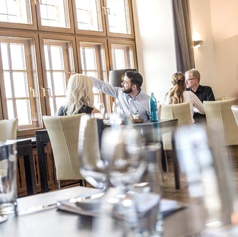 une atmosphère conviviale pour les repas, © Restaurant Kaiserblick