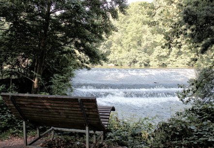 Auszeit an der Rur mit kleinem Wasserfall, &copy; Rureifel-Tourismus e.V.