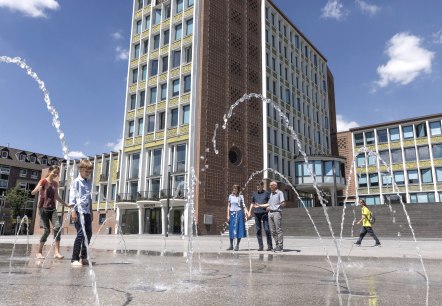 Rathaus mit Brunnen, © Eifel Tourismus GmbH, Tobias Vollmer