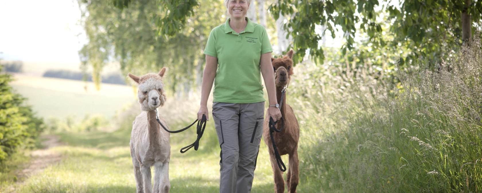 Alpakawanderung durch die Natur, © Anne Knein