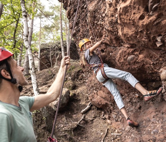 Klettern mit Sicherung, &copy; Eifel Tourismus GmbH_Tobias Volmer
