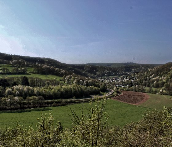 Randonn&eacute;e avec vue sur Blens
