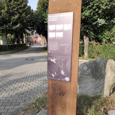 Infotafel Erlebnisraum R&ouml;merstra&szlig;e an der Burg Obbendorf, &copy; Sophia Eckerle | Kreis D&uuml;ren