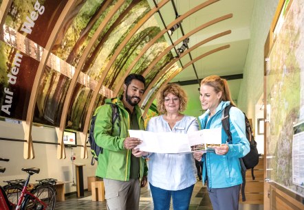 Informationen im Nationalpark-Tor H&ouml;fen, &copy; Eifel-Tourismus GmbH, Dominik Ketz
