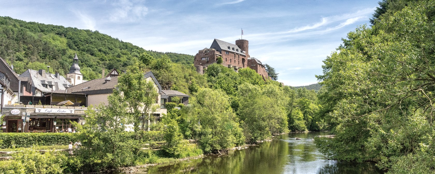 heimbach-burg-hengebach-c-rureifel-tourism-ev-karl-georg-mueller