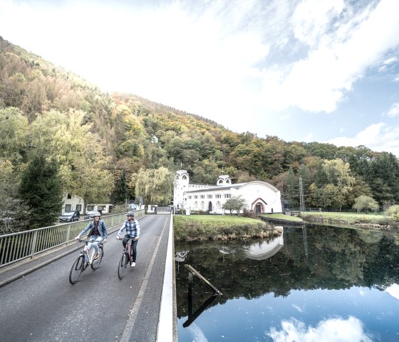 Jugendstil-centrale Heimbach op de RurUfer-fietsroute, &copy; Dennis Stratmann | Gr&uuml;nmetropole e.V.